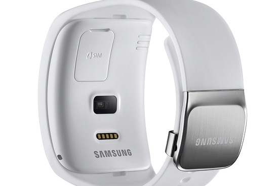 SAMSUNG GALAXY GEAR S SMARTWATCH WITH SIMCARD SLOT JUUCHINI Image Courtesy WSJ