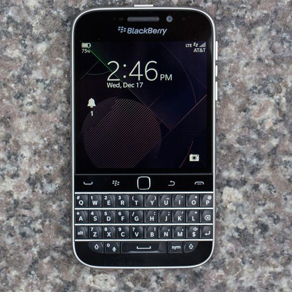 BLACKBERRY REVISITS THE OLD DAYS WITH A NEW CLASSIC JUUCHINI